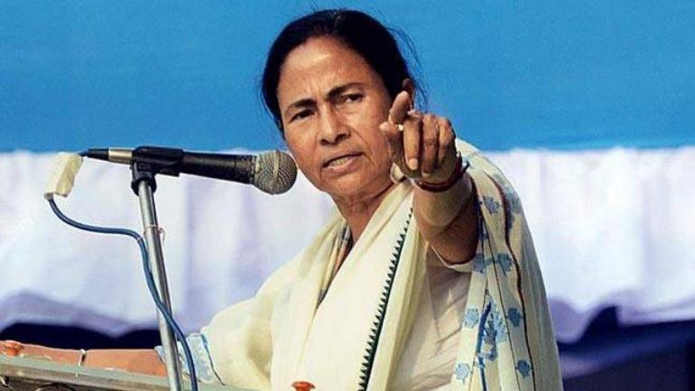All bangladeshis living in bengal are indian citizens: mamata banerjee