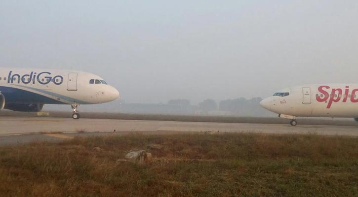 2 planes come face-to-face at delhi airport